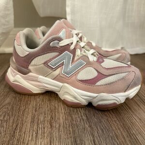 New Balance 9060 Rose Pink IV9060FR Kids Shoes Size 1.5 Limited Edition Comfort